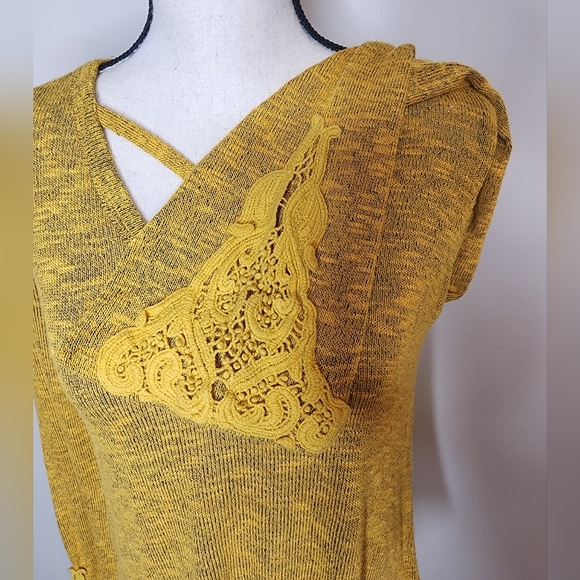 Blu Pepper Mustard Sweater - Picture 5 of 6